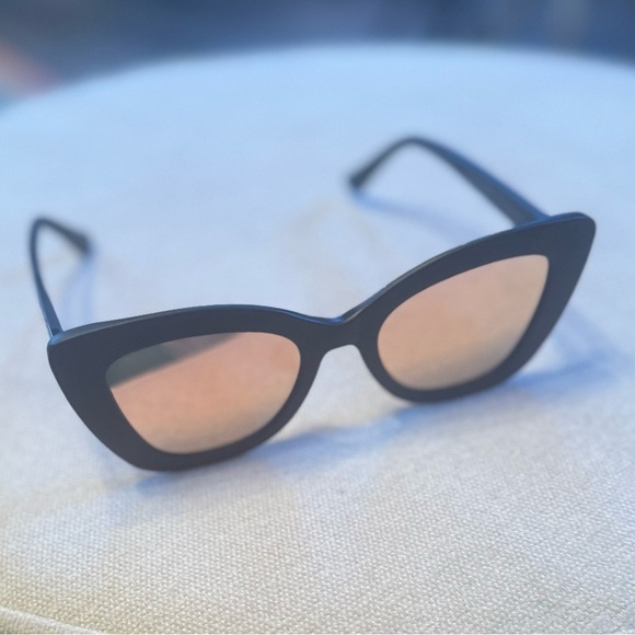 DIFF Black Cat-Eye Sunglasses - Picture 8 of 8